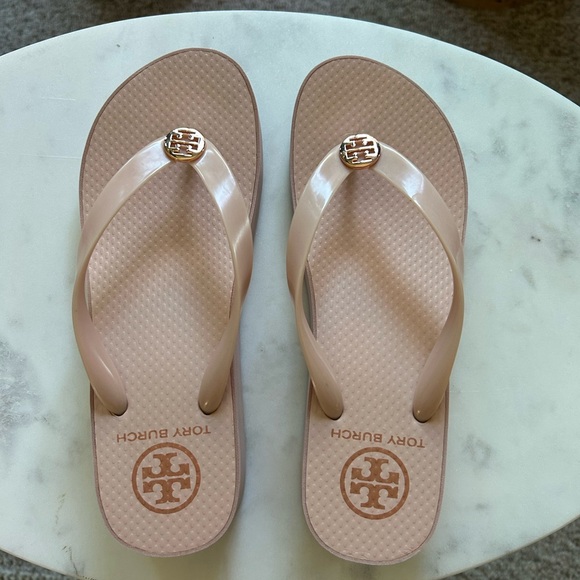 Tory Burch Platform Flip-Flop in Light Sand (blush color) with Gold Logo - Picture 6 of 7